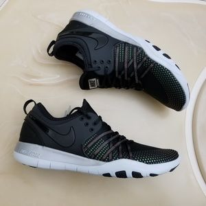 wmns nike free tr7
